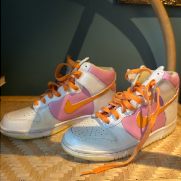 Nike Shoes - Vintage Nike Dunk High Perfect Pink Sneakers 2009